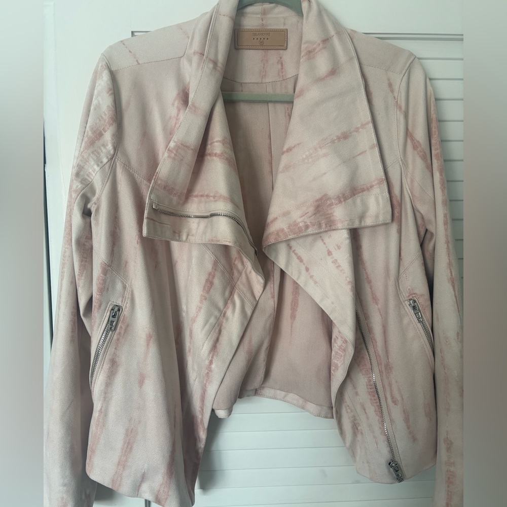 SOLD
Blank NYC Faux suede Jacket Size M Blush Pink Tie-Dye